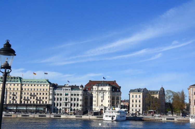 F8A2E382-B884-4D12-828B-4FBE0B721CE8